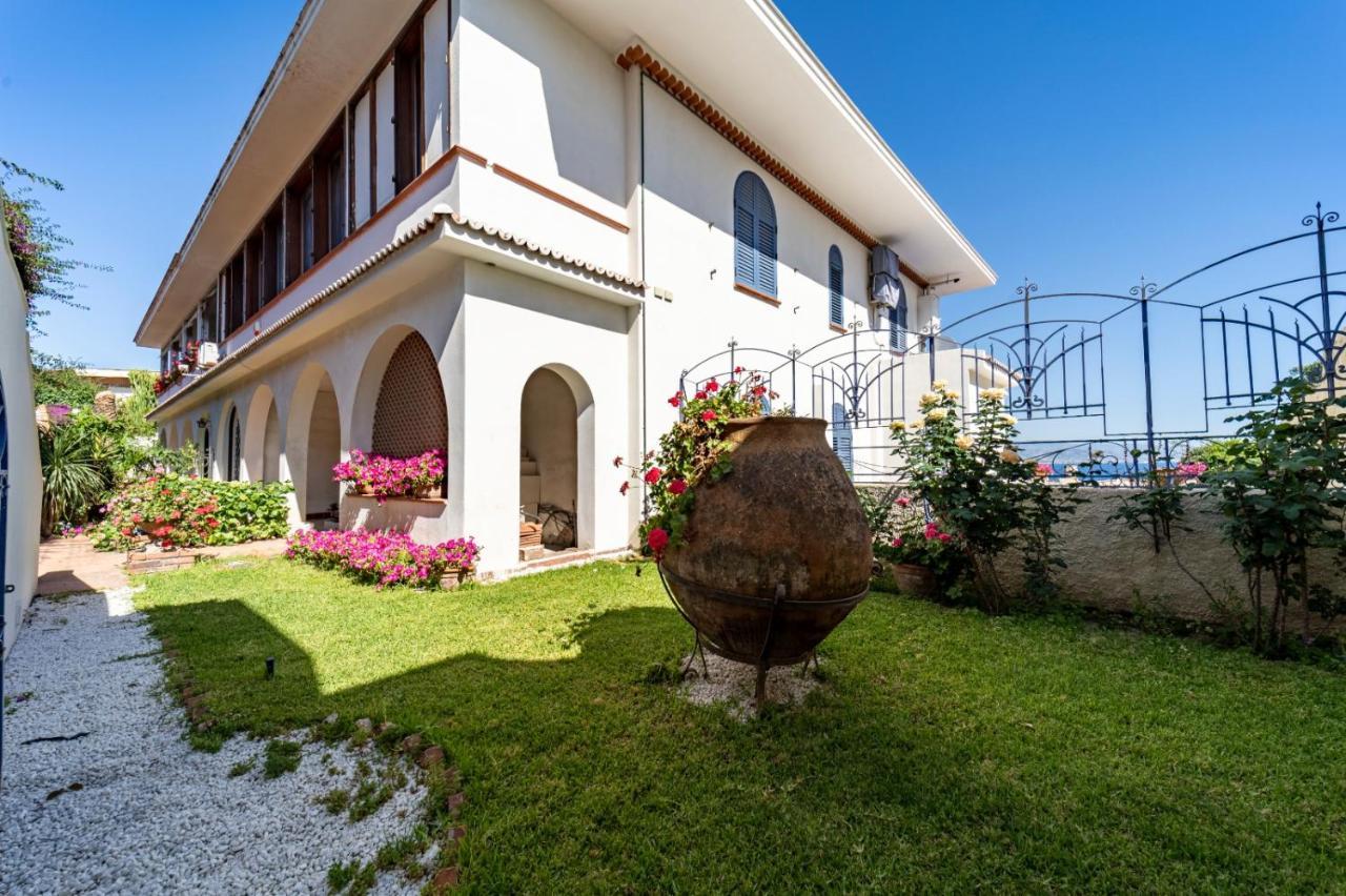 Casa Azzurra Apartment Месина Екстериор снимка